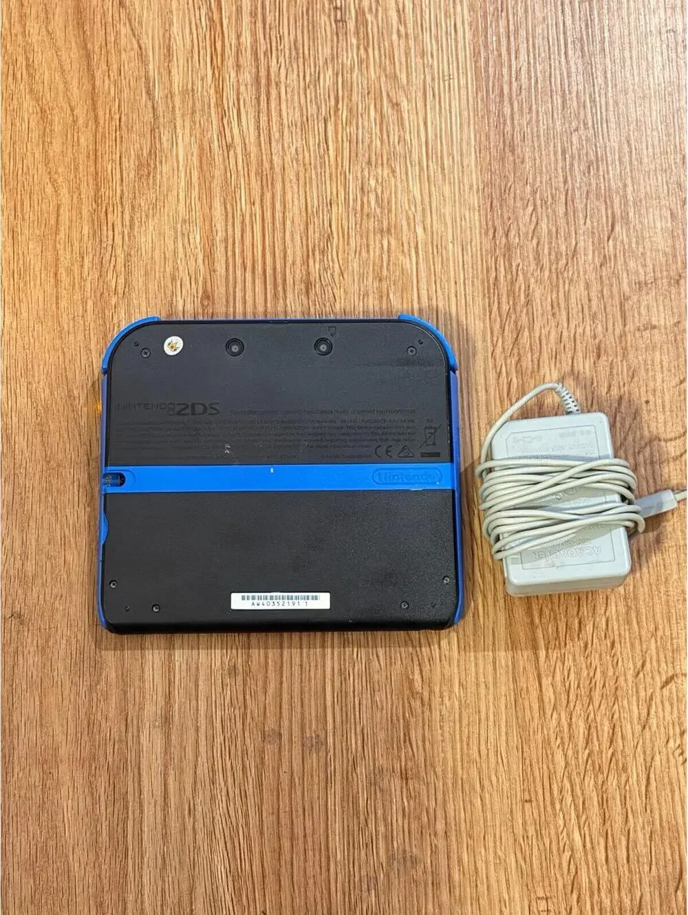 Nintendo 2DS (Electric Blue)(Customized)